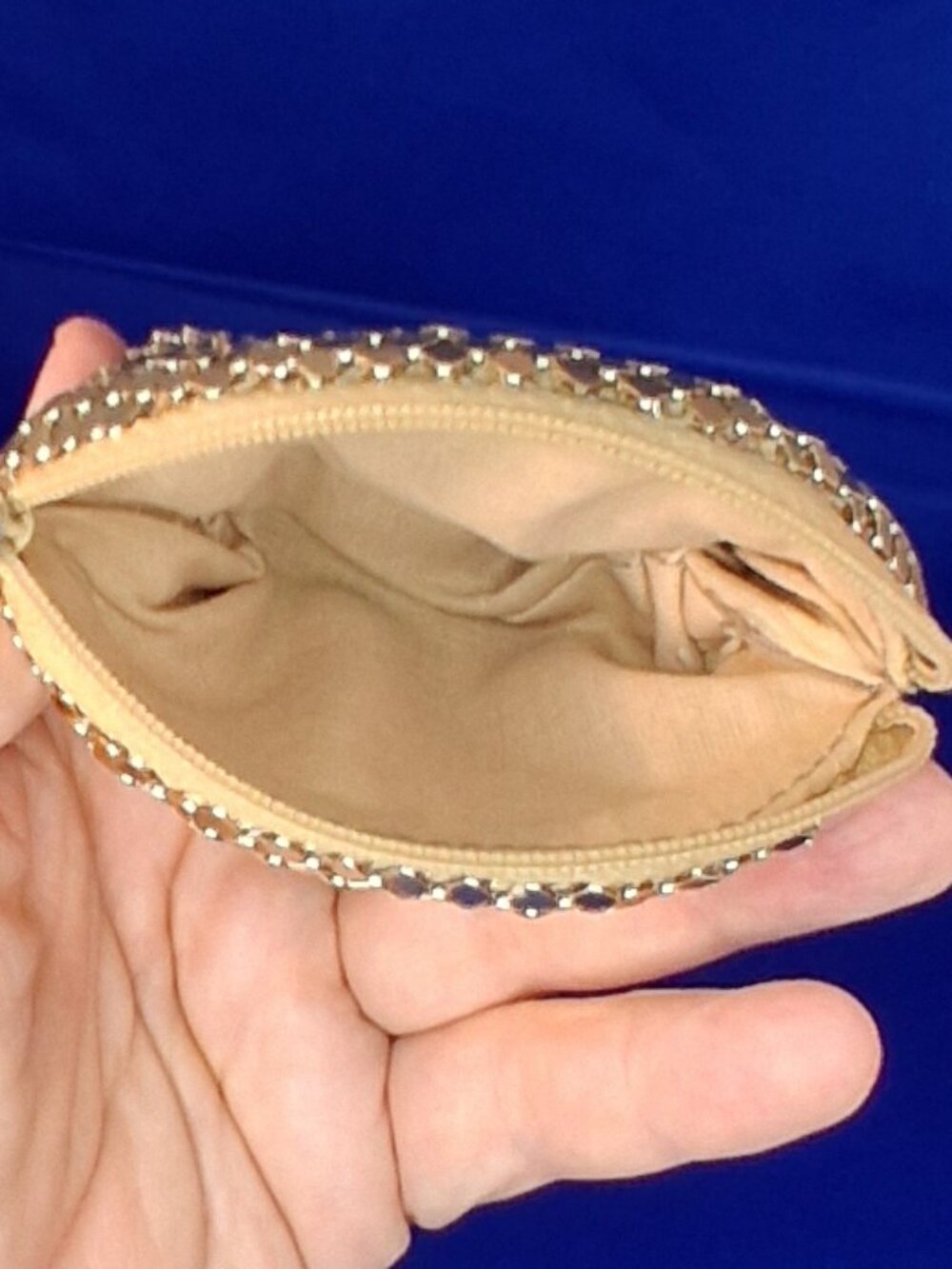 Vtg Gold Metal Mesh Coin Purse Zippered Change Pouch Mini Bag (1970s to 1980s) - Picture 8 of 9